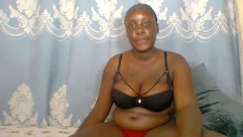 Snapshot of prettydarkskin002 chatting on 02.02.26 SHANIA online show from 02.02.26