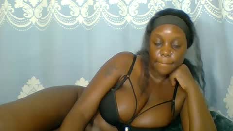Snapshot of prettydarkskin002 chatting on 06.25.26 SHANIA online show from 06.25.26
