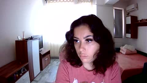 prettyjulliette online show from 09.28.25