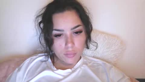 prettyjulliette online show from 11.06.25