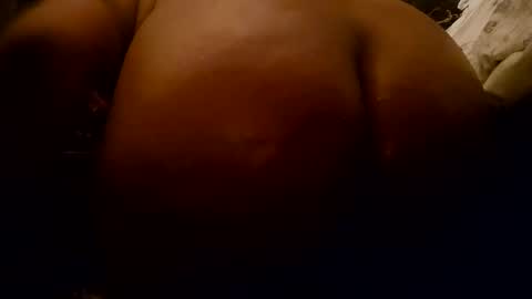 Mona Red online show from 12.07.24