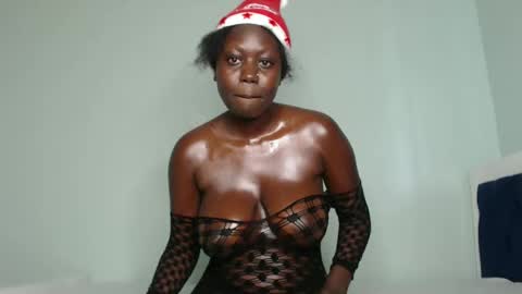 Snapshot of prettyliz1999 chatting on 12.25.24 Lizzy online show from 12.25.24