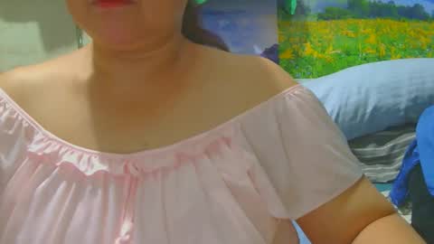 Snapshot of prettynhing chatting on 02.23.26 Nhing online show from 02.23.26