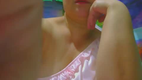 Snapshot of prettynhing chatting on 02.24.26 Nhing online show from 02.24.26