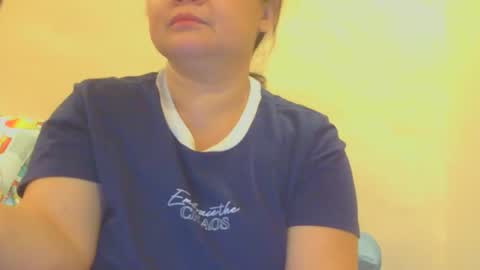 Snapshot of prettynhing chatting on 02.27.26 Nhing online show from 02.27.26