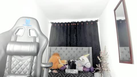 Laura  Onlyfans   40OFF online show from 03.02.25