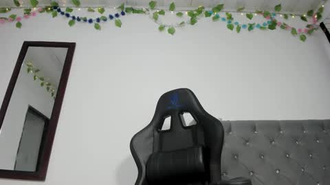 Laura  Onlyfans   40OFF online show from 02.07.26