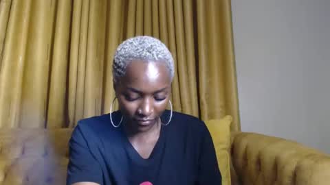 Snapshot of prettyquee chatting on 12.07.24 sasha online show from 12.07.24