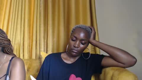 Snapshot of prettyquee chatting on 12.17.24 sasha online show from 12.17.24