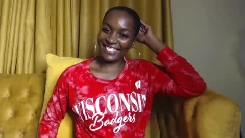 Snapshot of prettyquee chatting on 12.18.24 sasha online show from 12.18.24