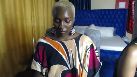 Snapshot of prettyquee chatting on 01.09.25 sasha online show from 01.09.25