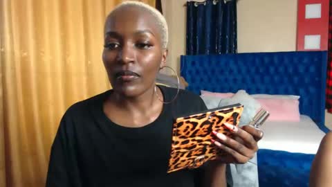 Snapshot of prettyquee chatting on 01.17.25 sasha online show from 01.17.25