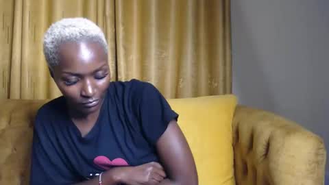 Snapshot of prettyquee chatting on 01.21.25 sasha online show from 01.21.25