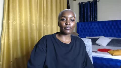 Snapshot of prettyquee chatting on 02.17.25 sasha online show from 02.17.25