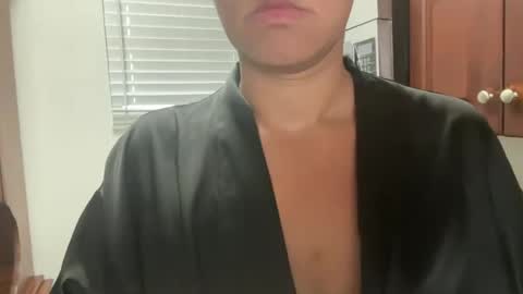 Snapshot of prettyyykittyyy22 chatting on 10.26.25 prettyyykittyyy22 online show from 10.26.25