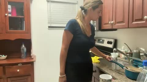 Snapshot of prettyyykittyyy22 chatting on 11.02.25 prettyyykittyyy22 online show from 11.02.25