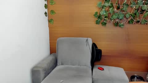 prince_arthur77 online show from 02.13.25