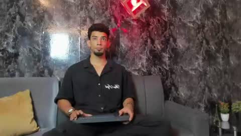 Snapshot of prince_arthur77 chatting on 07.08.26 prince_arthur77 online show from 07.08.26