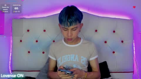 Snapshot of princeapolo_anki chatting on 09.10.25 Prince online show from 09.10.25