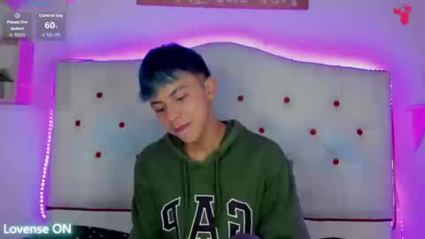 Snapshot of princeapolo_anki chatting on 09.11.25 Prince online show from 09.11.25