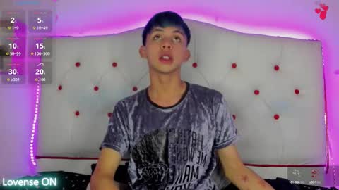 Snapshot of princeapolo_anki chatting on 09.12.25 Prince online show from 09.12.25