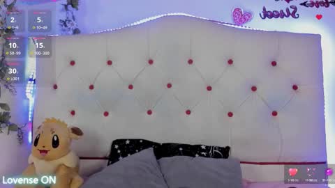 Snapshot of princeapolo_anki chatting on 10.10.25 Prince online show from 10.10.25