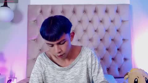 Snapshot of princeapolo_anki chatting on 11.04.25 Prince online show from 11.04.25