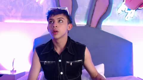 Snapshot of princeapolo_anki chatting on 11.21.25 Prince online show from 11.21.25