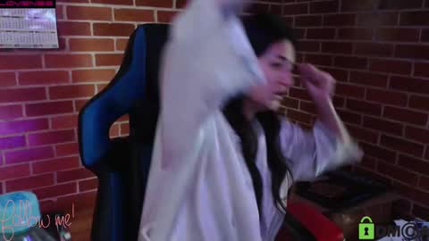 Snapshot of princesa_leia_zathur chatting on 02.20.25 Leia online show from 02.20.25