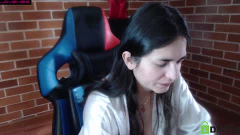 Snapshot of princesa_leia_zathur chatting on 11.03.25 Leia online show from 11.03.25