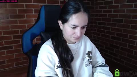 Snapshot of princesa_leia_zathur chatting on 11.17.25 Leia online show from 11.17.25