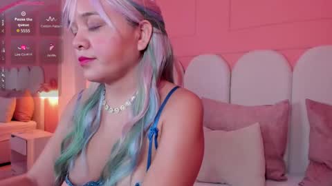 Paris  online show from 09.12.25