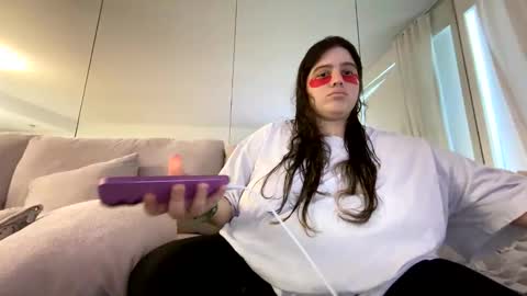 Snapshot of princesslaylaa chatting on 03.08.26 princessviccxo online show from 03.08.26