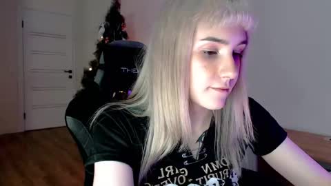 18 y.o online show from 02.18.25