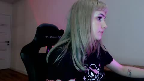 18 y.o online show from 02.21.25