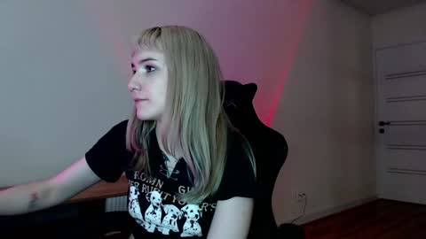 18 y.o online show from 02.26.25