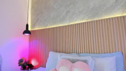 Profana Red online show from 04.04.26