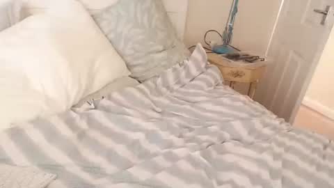 silk and satin beermonster online show from 10.09.25