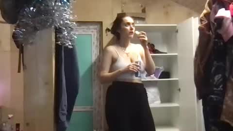 Queen of Pain online show from 12.25.24