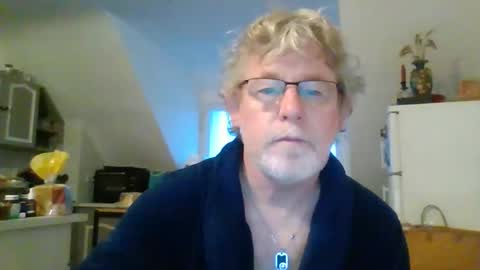 Snapshot of ptitrouquin chatting on 12.22.25 ptitrouquin online show from 12.22.25