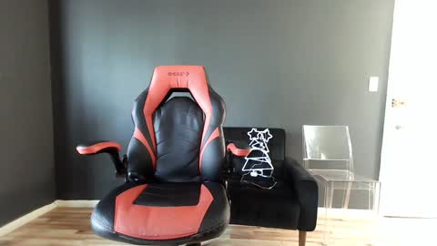 Snapshot of puddinforlife chatting on 01.03.25 Krystle online show from 01.03.25