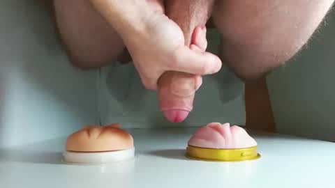 Snapshot of pude90 chatting on 10.08.25 PuDe90 online show from 10.08.25