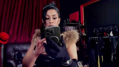 MissPuffyLove online show from 02.17.25