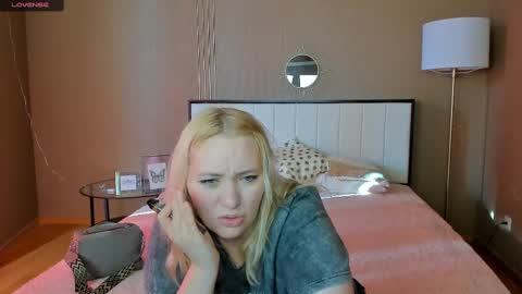 puffybun online show from 02.14.25