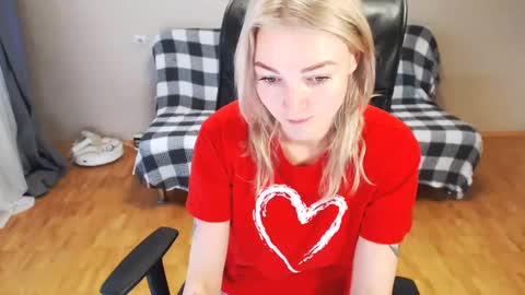 Polly online show from 01.07.25