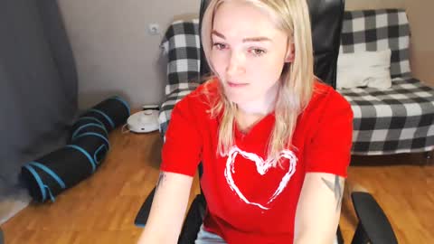 Polly online show from 02.25.25