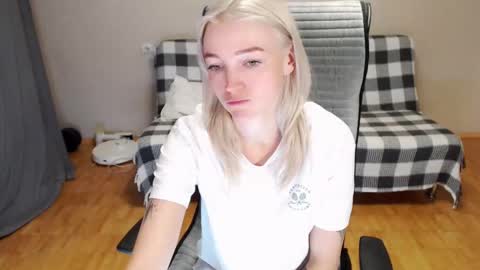 Polly online show from 02.08.26