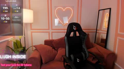 Snapshot of pure_flower_alison chatting on 01.24.25 Alison online show from 01.24.25