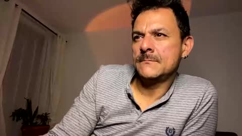 Puro Love online show from 02.11.26