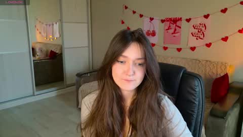 Snapshot of purple_averge chatting on 10.25.25 Bella online show from 10.25.25